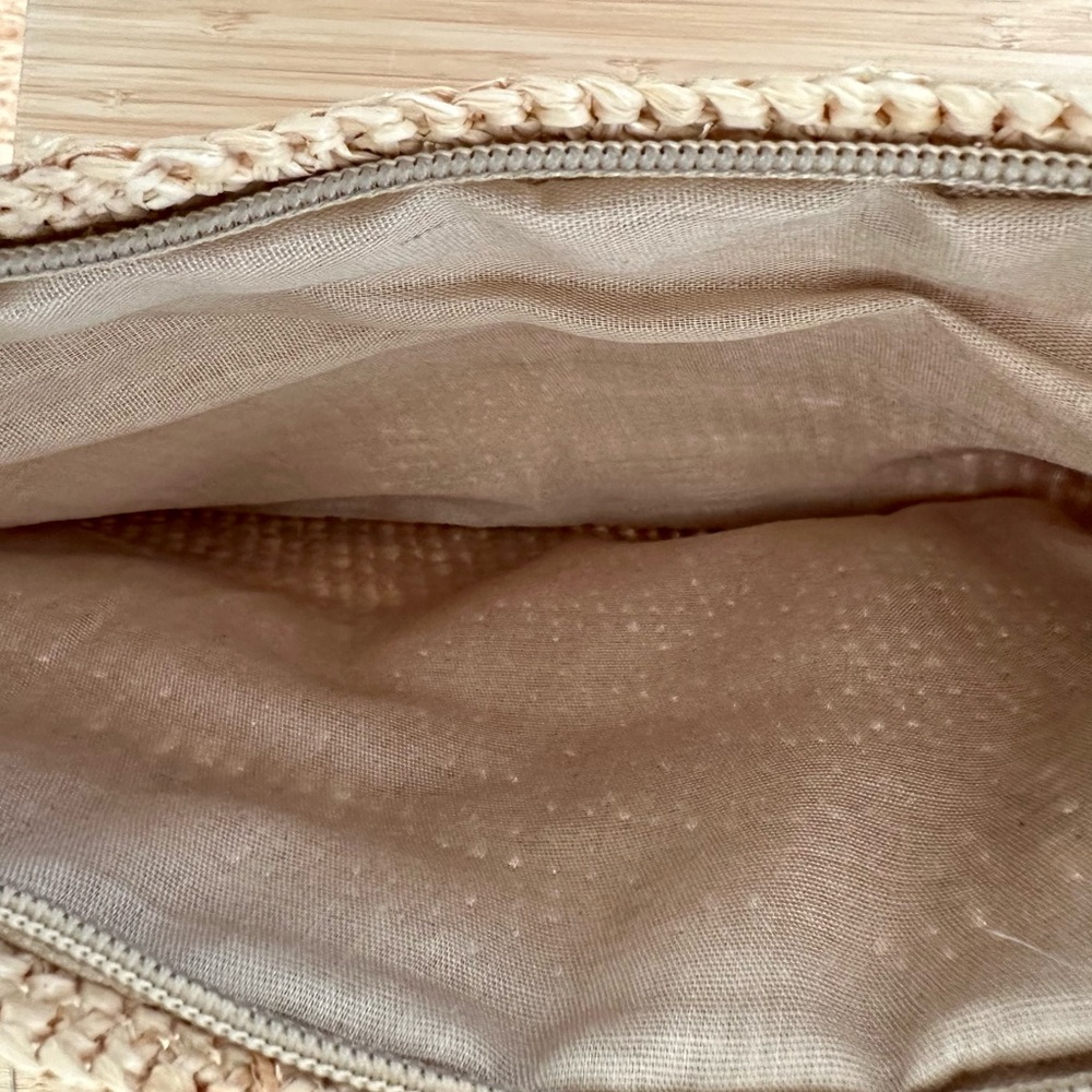 NEW Raffia woven clutch from La P’tite Cachottière Parisian Brand - Picture 5 of 7